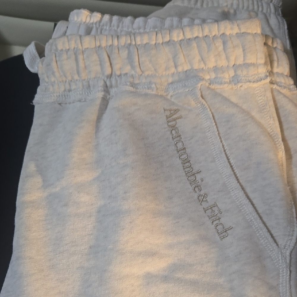 Abercrombie & Fitch Cream Joggers XL